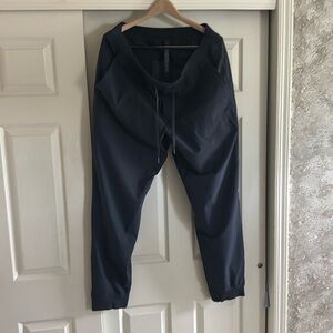 Lululemon men’s joggers